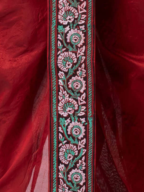 B 0143 DSC03733 copy